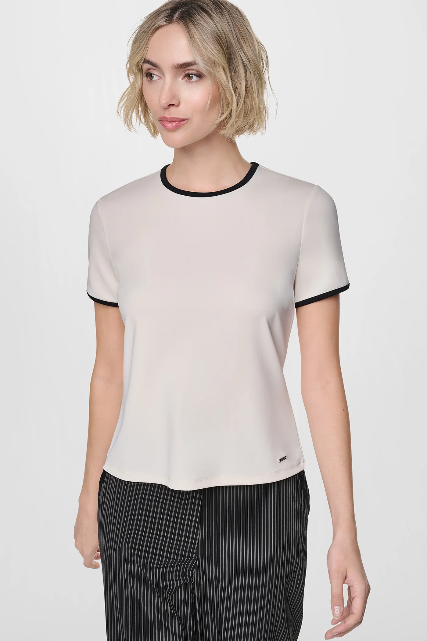 WOMEN'S SWEATERS & TOPS